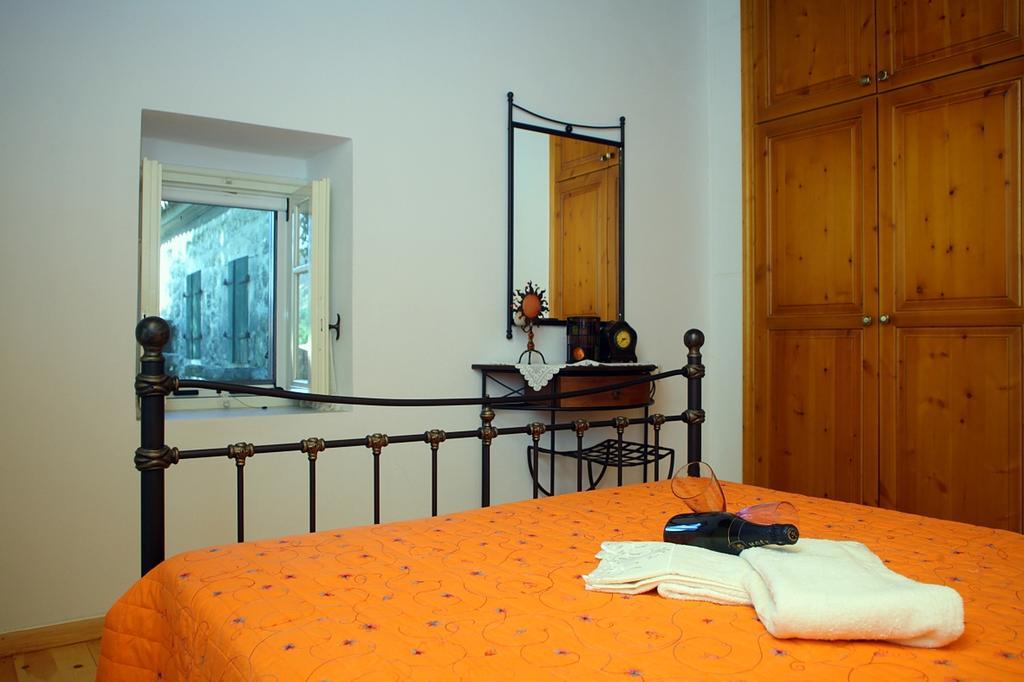 Menelia Cottage Platístoma 객실 사진